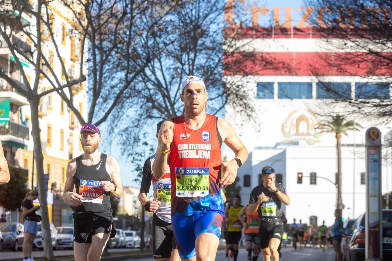 La maratón recorrió alguno de los principales barrios de la capital hispalense