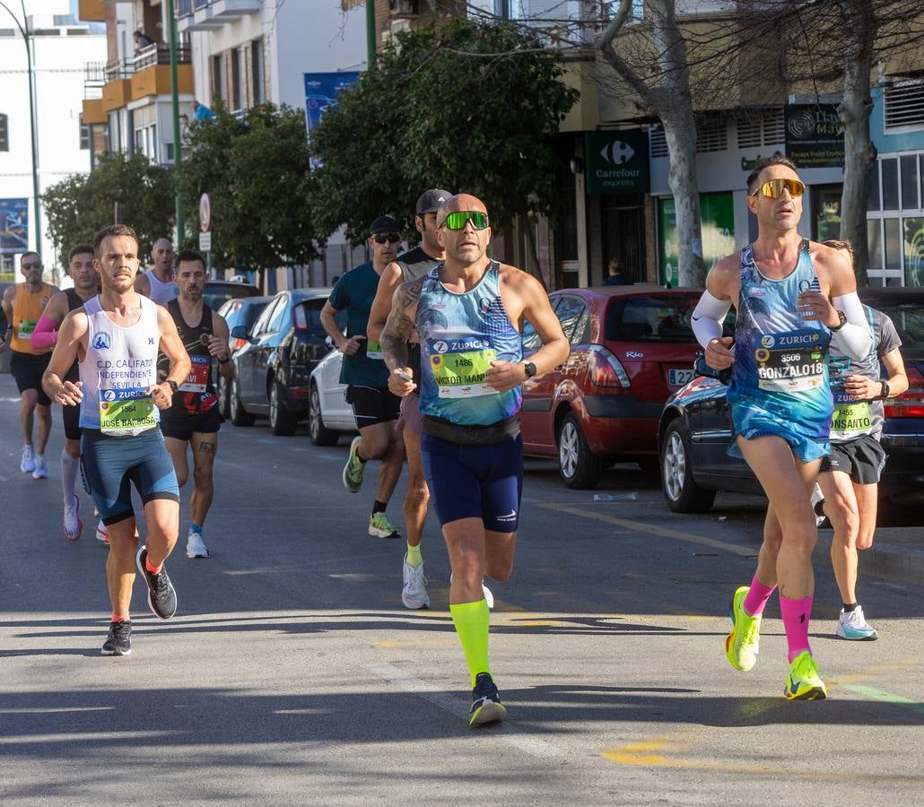 La maratón recorrió alguno de los principales barrios de la capital hispalense