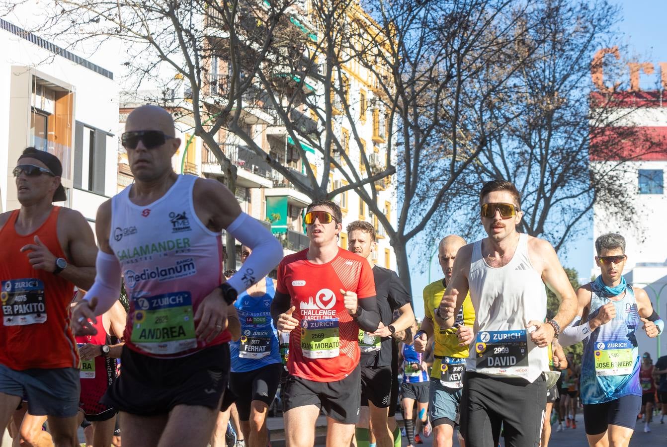 La maratón recorrió alguno de los principales barrios de la capital hispalense