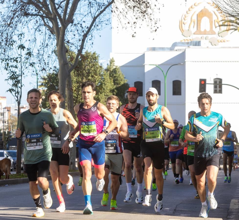 La fiesta del deporte recorrió las calles de Sevilla con la maratón 