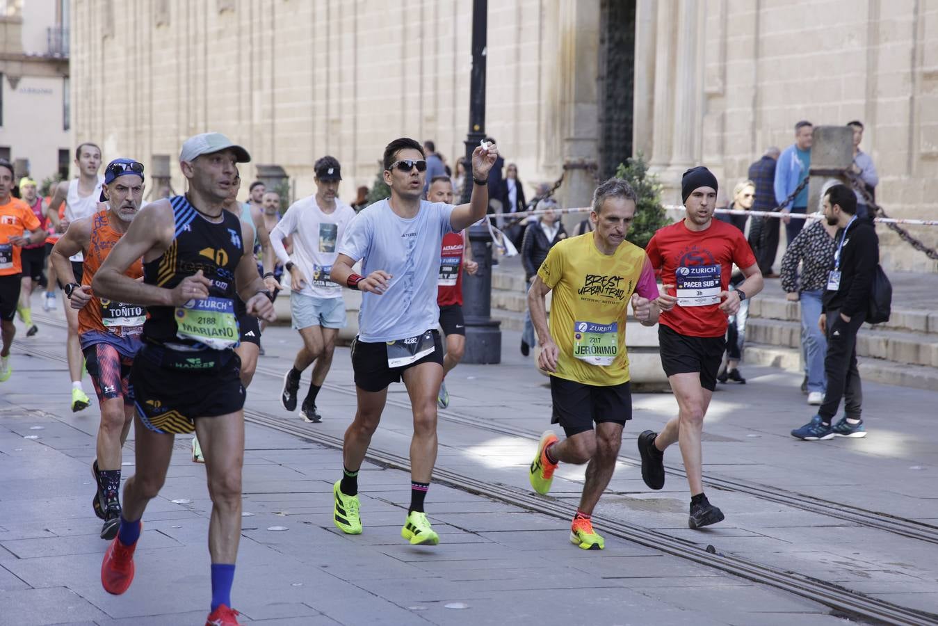 La prueba sevillana supone un gran aliciente para los corredores profesionales y amateur