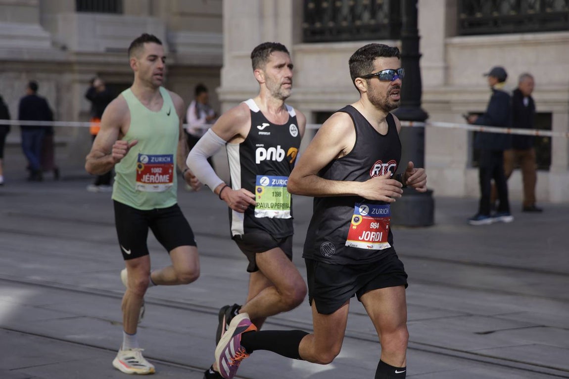 La carrera sevillana ha pasado por lugar emblemáticos de la ciudad como la Torre del Oro o la Plaza de España