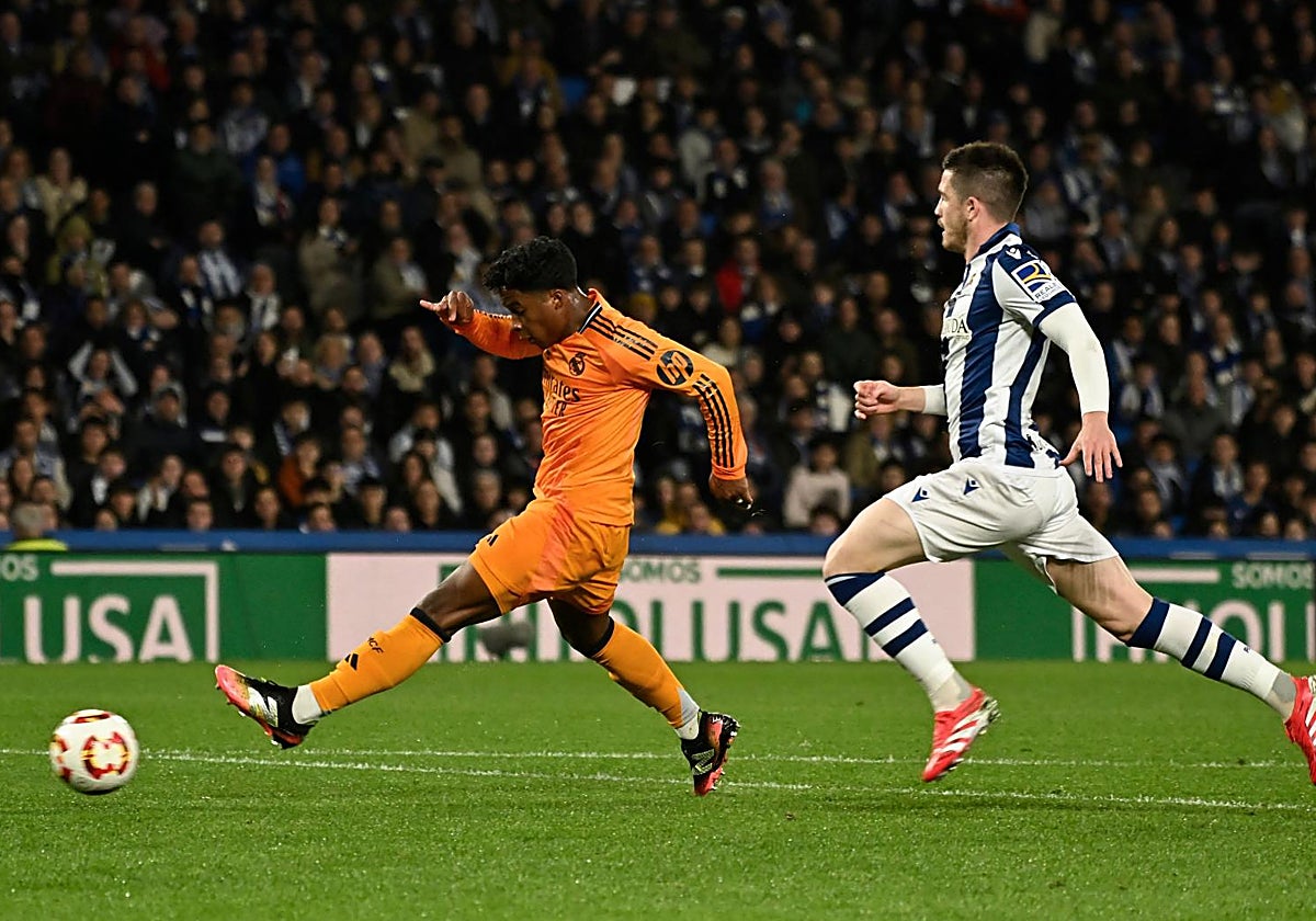 Endrick, perseguido por Zubeldia, marca el único gol del partido