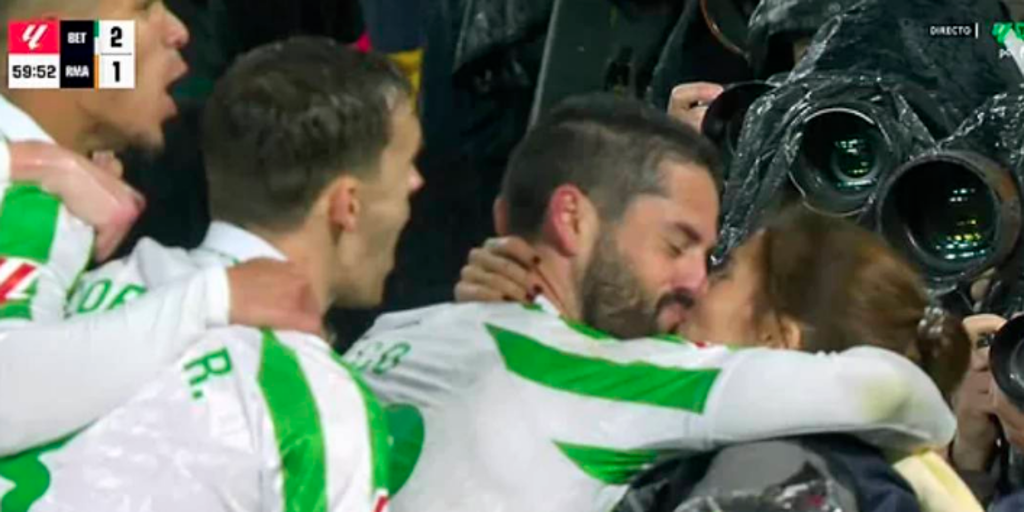 El beso de Isco: el motivo por el que Sara Sálamo se encontraba tras la portería en el Real Betis - Real Madrid