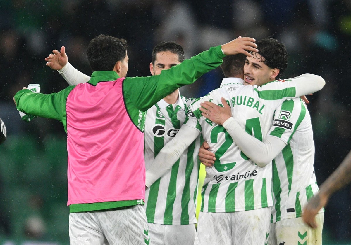 Fornals, Isco, Aitor y Johnny, a la finalización del Real Betis-Real Madrid