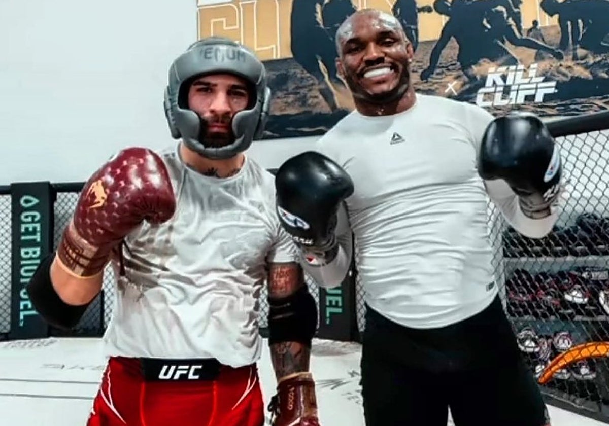 Ilia Topuria, junto a Kamaru Usman, en el Kill Cliff de Miami