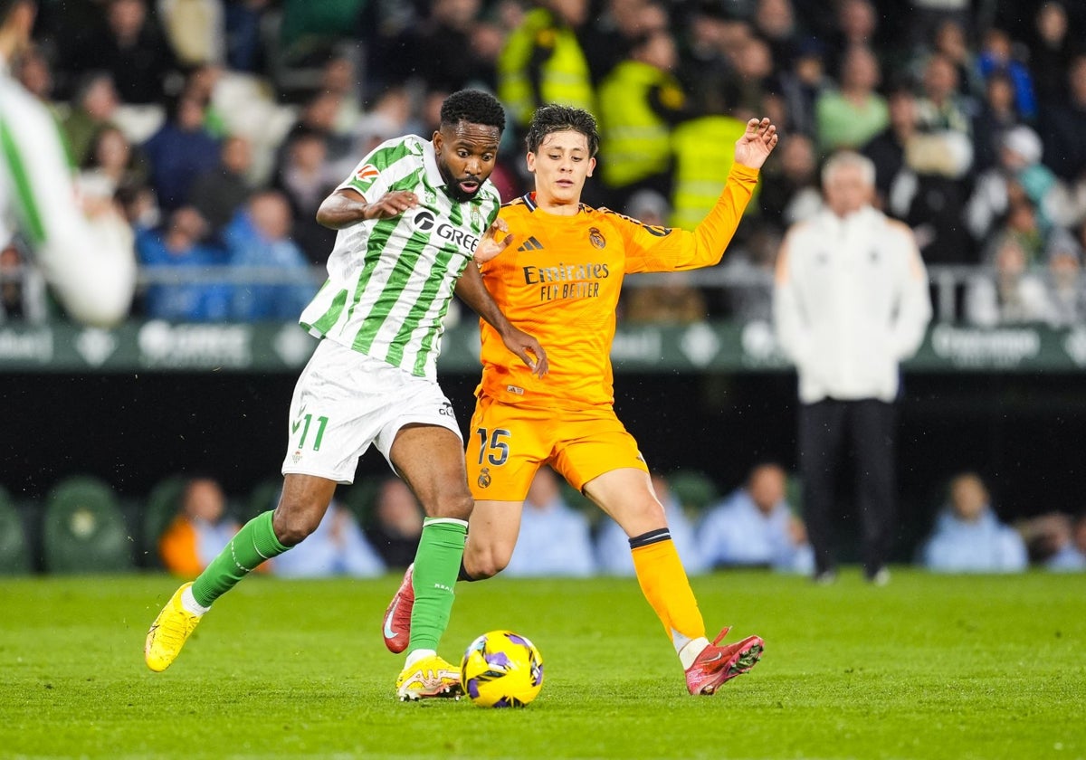 Bakambu y Arda Güler, en el Real Betis-Real Madrid de LaLiga