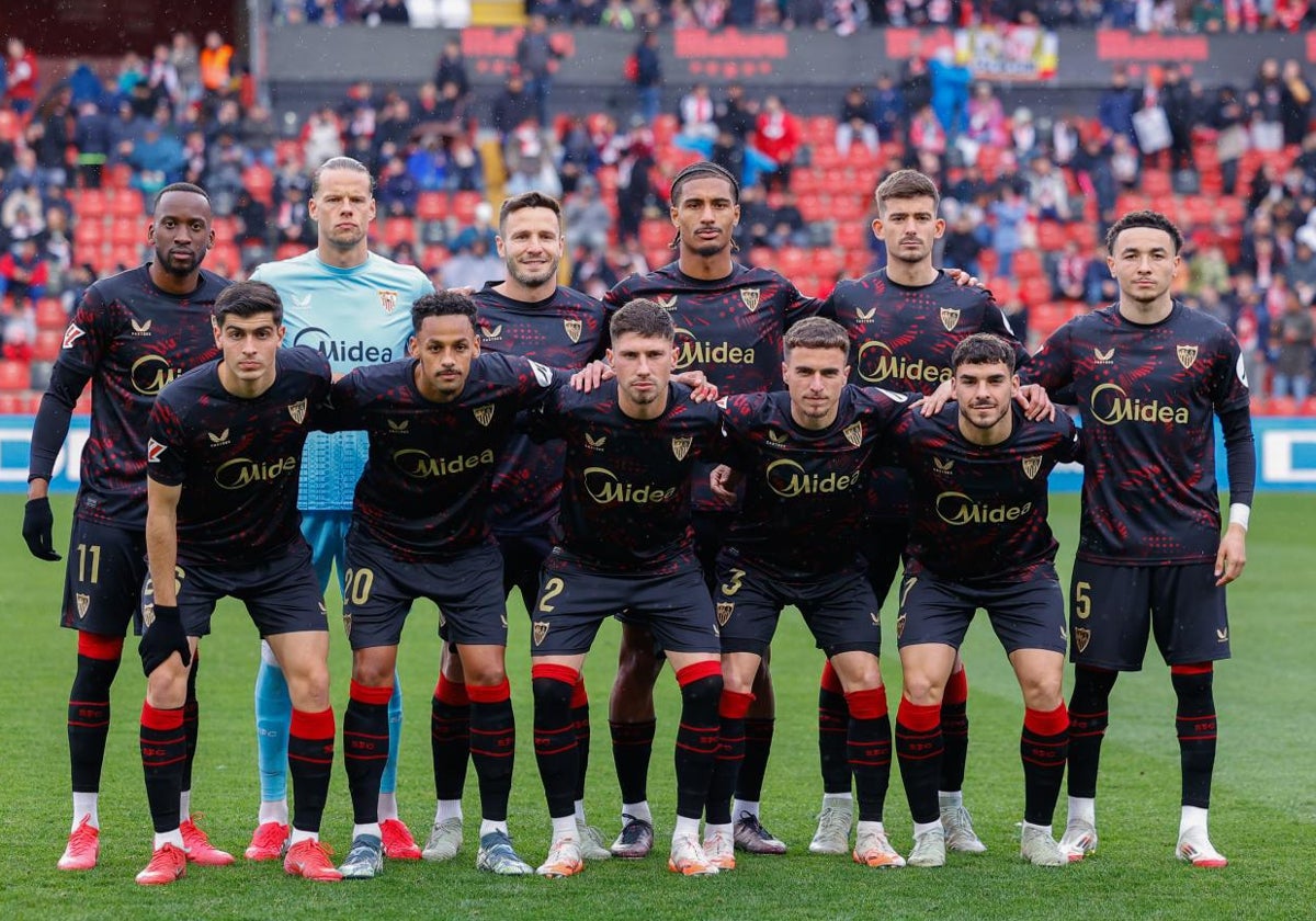 Equipo titular del Sevilla ante el Rayo Vallecano