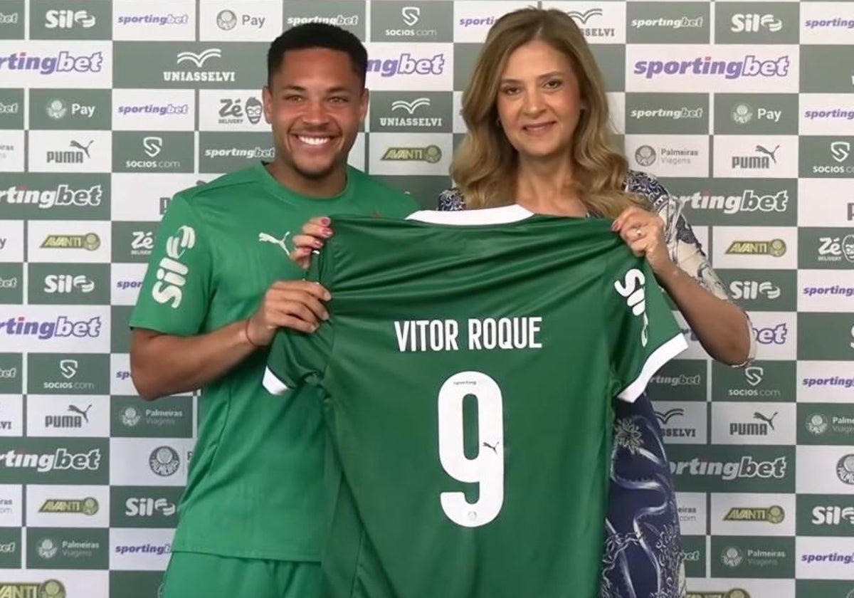 Leila Pereira, presidenta del Palmeiras, acompañó a Vitor Roque en su puesta de largo con el 'Verdao'