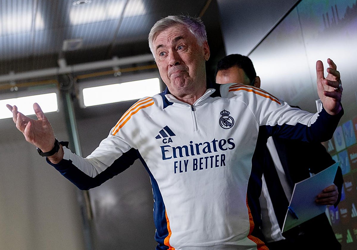 Ancelotti, en la sala de prensa de Valdebebas