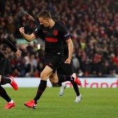 Lateral, central, medio o delantero: el suspense de cada día de Llorente
