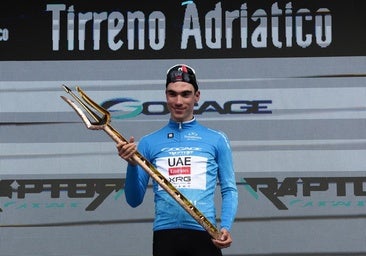 Juan Ayuso camina hacia los grandes del ciclismo