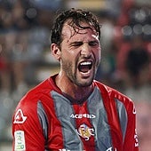 Reducen la sanción a Franco Vázquez por insultos racistas