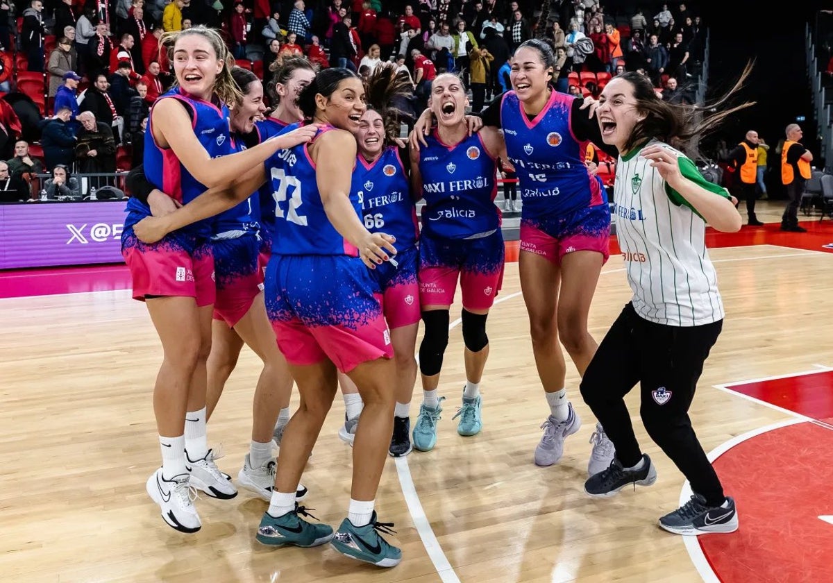 Las jugadoras del Ferrol celebran su pase a la final de la Eurocup