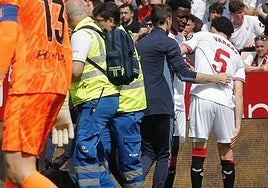 Sevilla FC: Rubén Vargas se lesiona en la jugada del gol de Agoumé