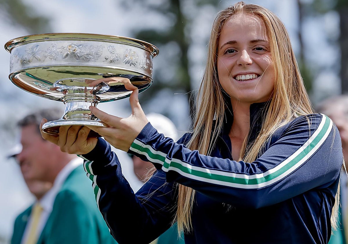Carla Bernat, maestra en el campo de golf y reina del despiste fuera de él
