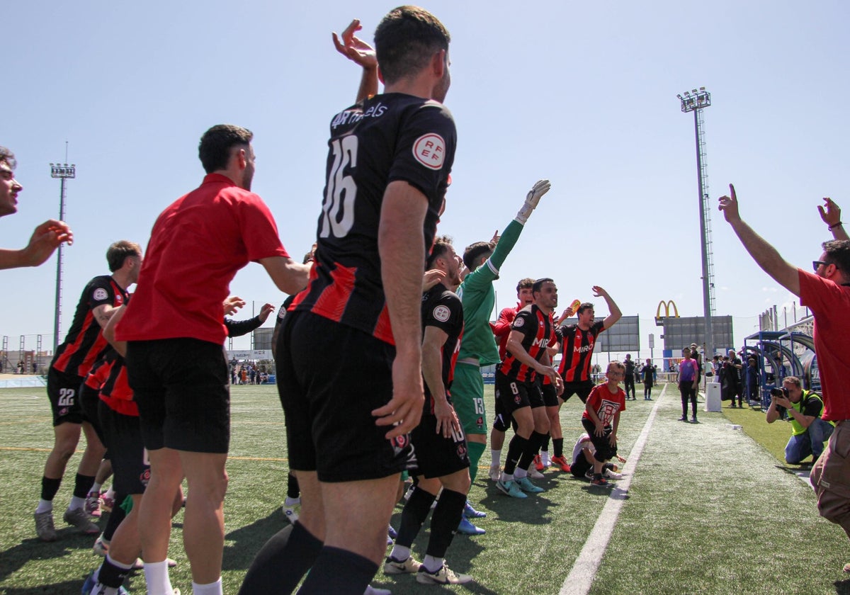 Reus FC Reddis, el primer club que celebra el ascenso de categoría esta temporada