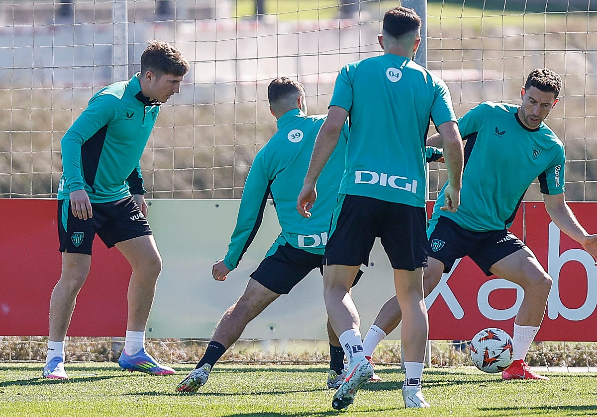 Los jugadores del Athletic, preparando el duelo ante el Rangers