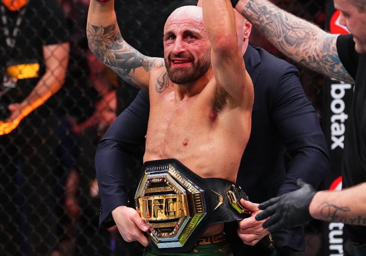 Alexander Volkanovski tras ganar su cinturón contra Diego Lopes