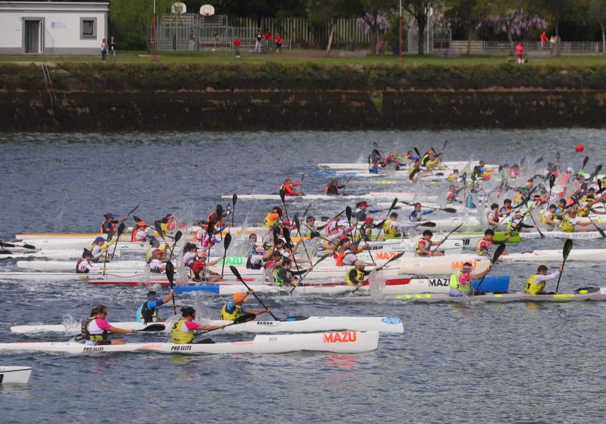 Primeros compases de la regata reina del domingo de 6 kilómetros