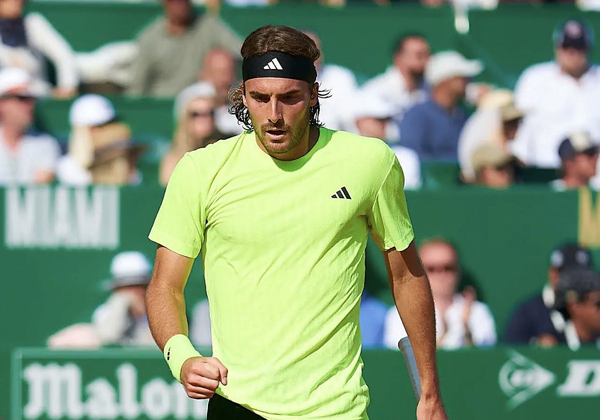 Tsitsipas celebra un punto