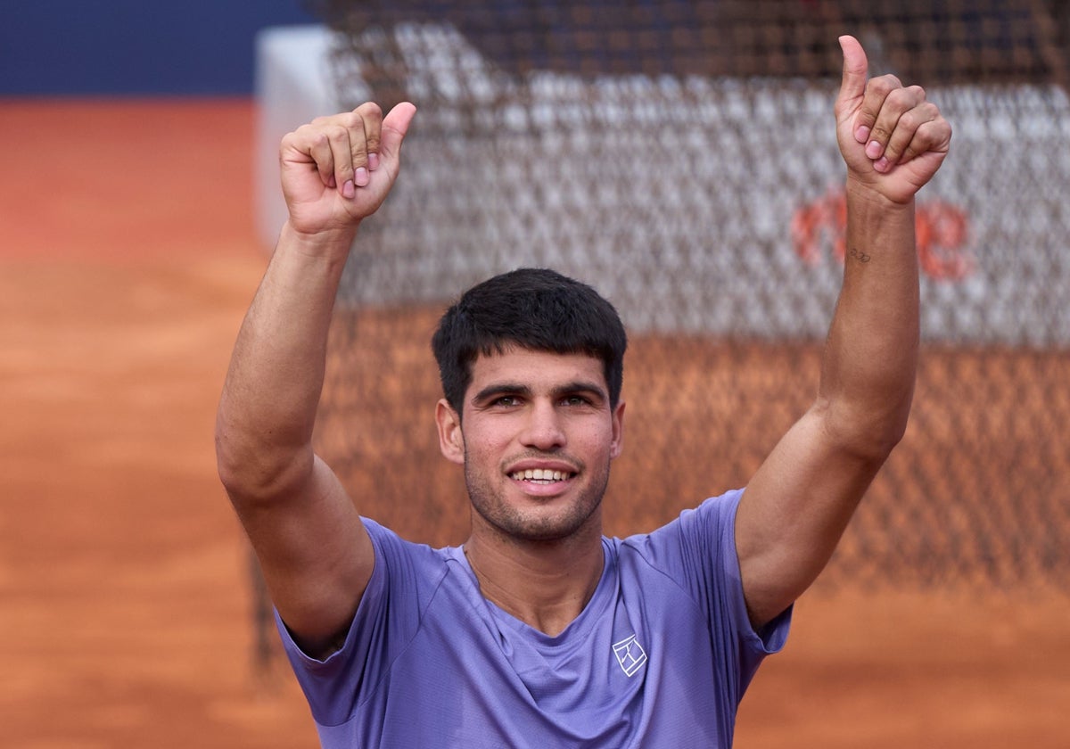 Carlos Alcaraz celebra su pase a semifinales del Open Banc Sabadell 2025