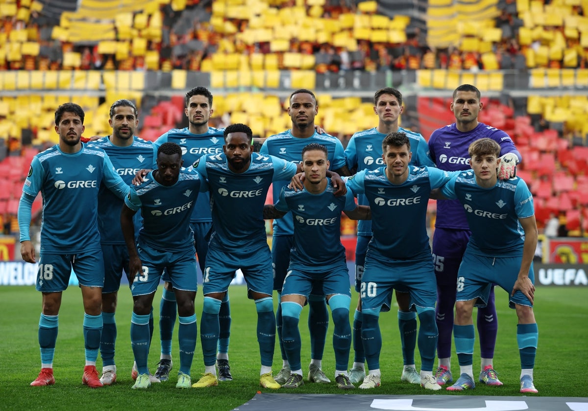 Once titular del Betis en el estadio del Jagiellonia