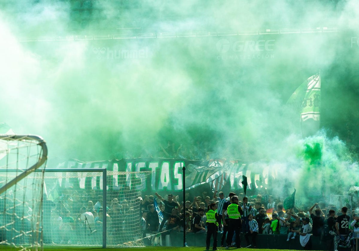El entrenamiento del Betis previo al derbi