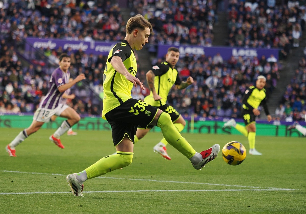 Jesús Rodríguez, en una acción del choque entre el Valladolid y el Betis de la primera vuelta