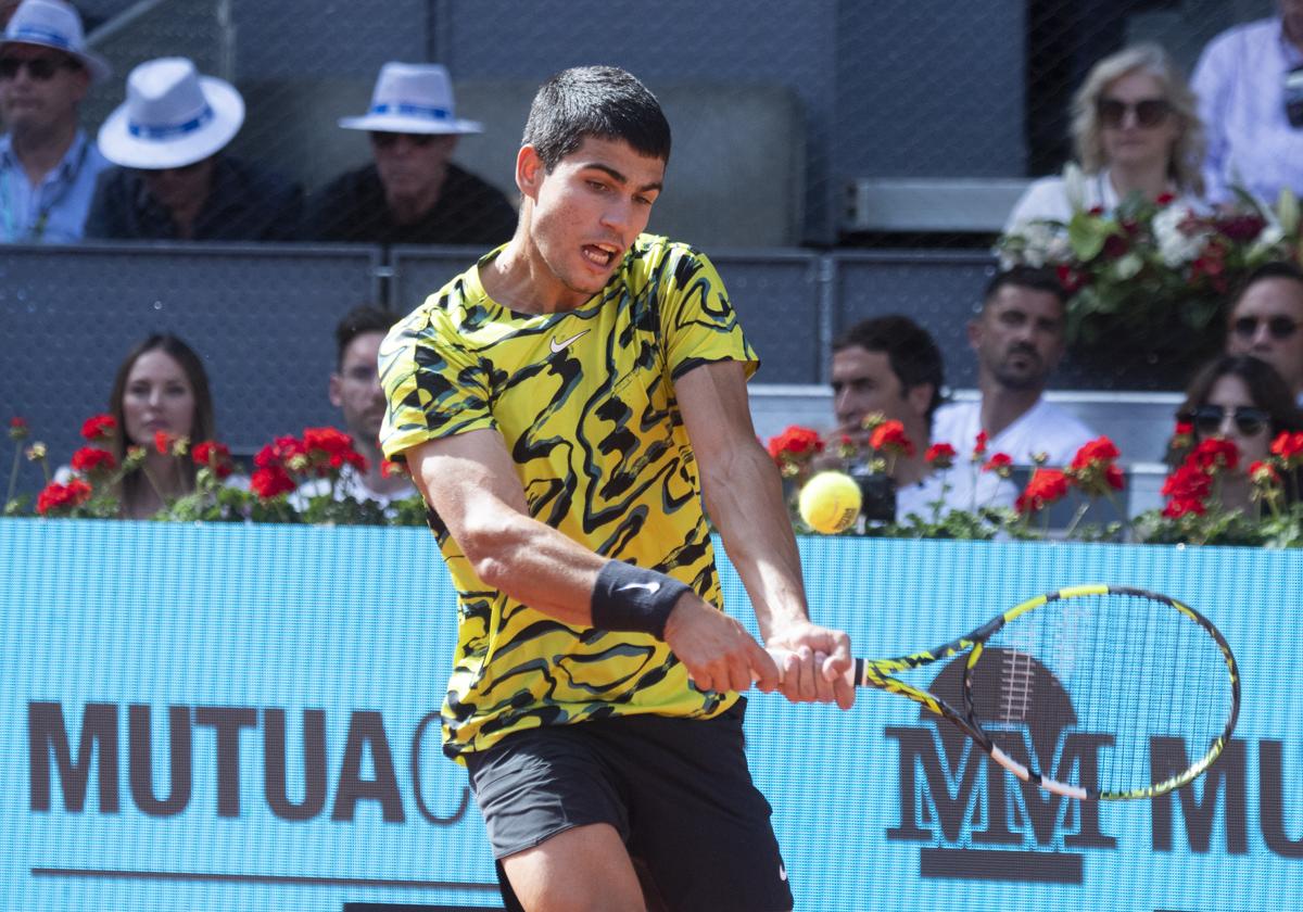 Carlos Alcaraz en uno de sus partidos de ediciones anteriores del Mutua Madrid Open