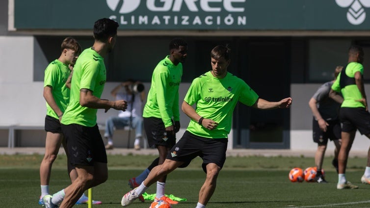 Lista sin Bakambu y con Marcos Fernández para el Betis - Valladolid