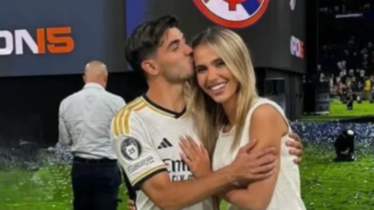 Brahim con su pareja, Luz Méndez