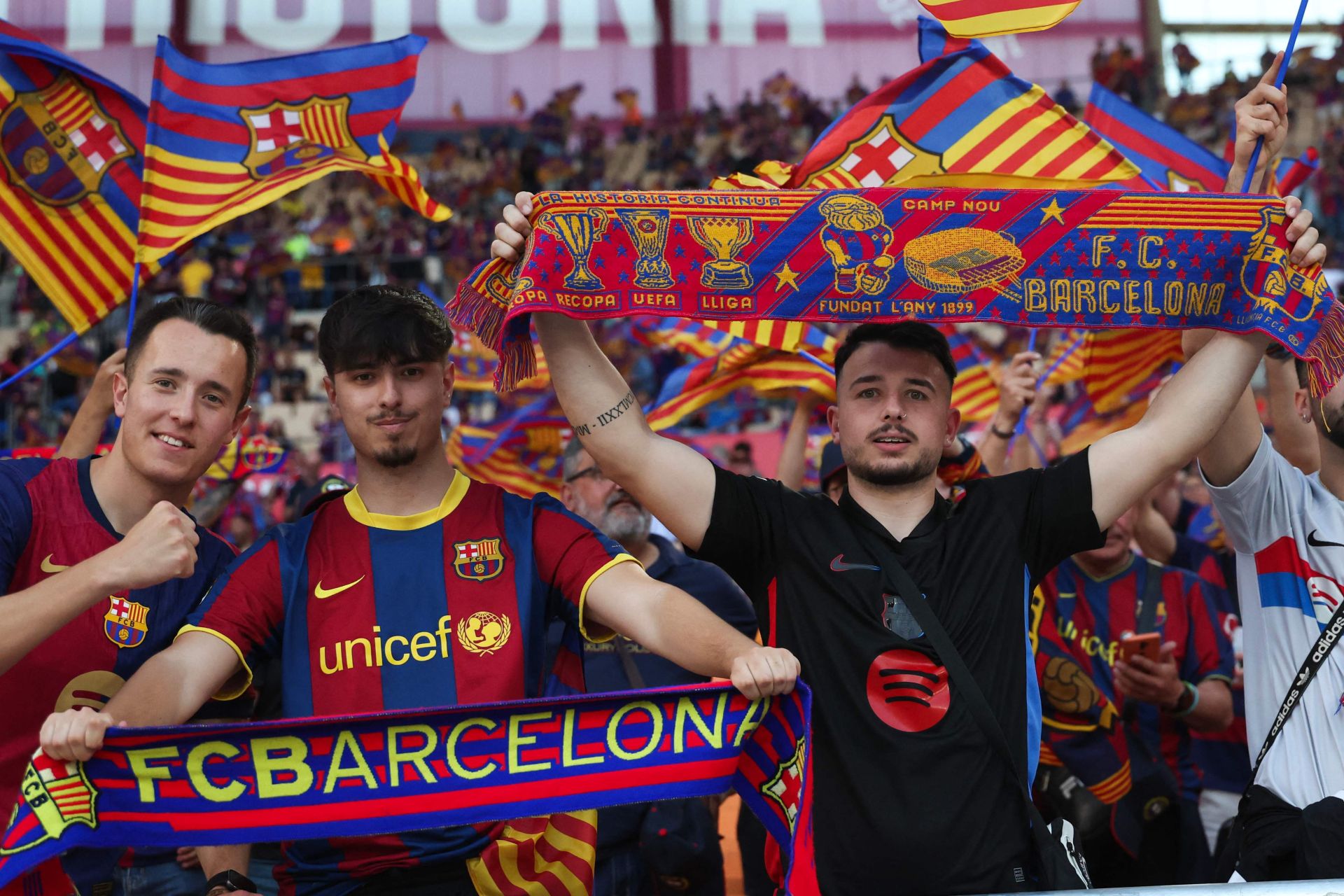 Aficionados del FC Barcelona.