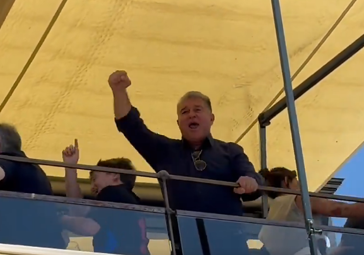 Laporta, eufórico e increpado en un conocido restaurante de Sevilla