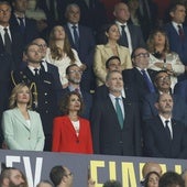 La afición del Real Madrid consigue acallar la pitada de la del Barcelona al himno de España en la final de la Copa del Rey