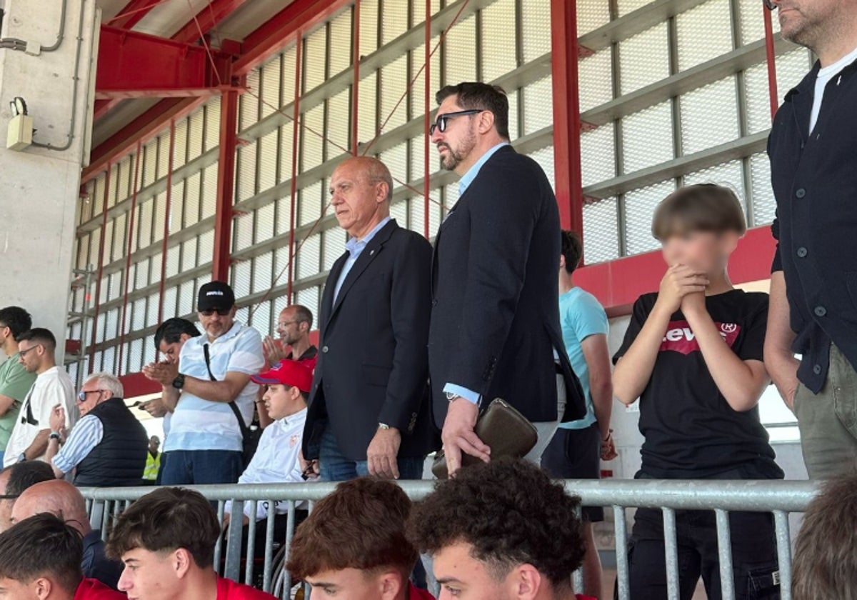 Del Nido Benavente, en el palco del Jesús Navas durante el Sevilla Atlético - Betis Deportivo