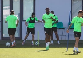Bakambu vuelve con el grupo pensando en el Betis - Fiorentina