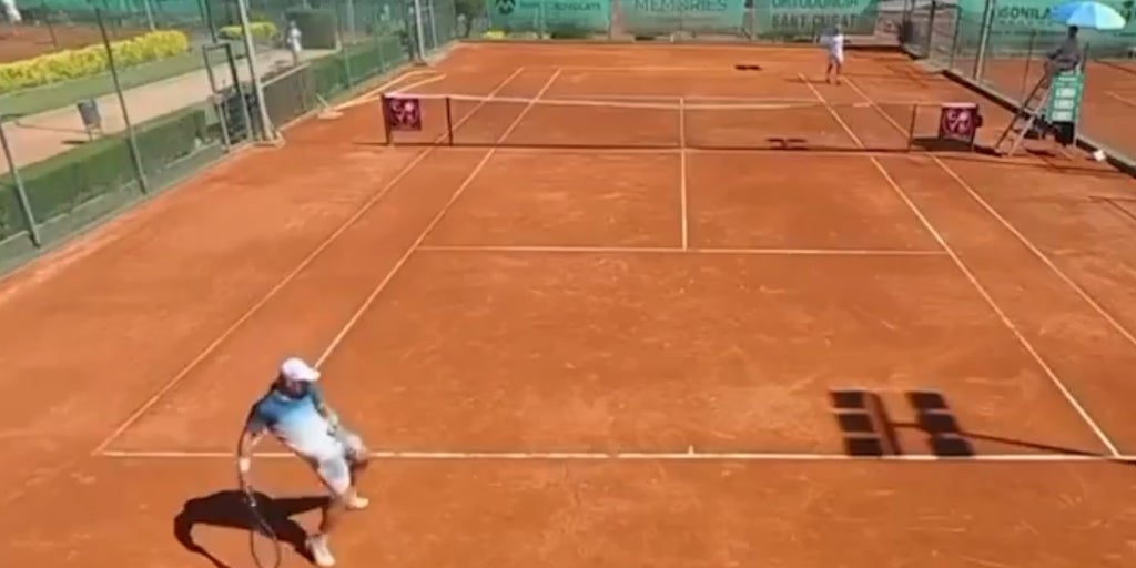«¡Tú, chúpame!»: un tenista ruso se vuelve loco y es descalificado cuando iba a ganar el partido