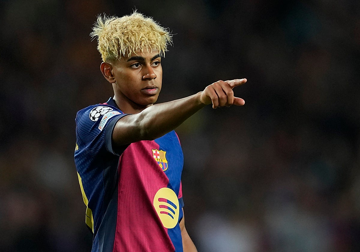 Lamine Yamal, durante un momento del partido ante el Inter