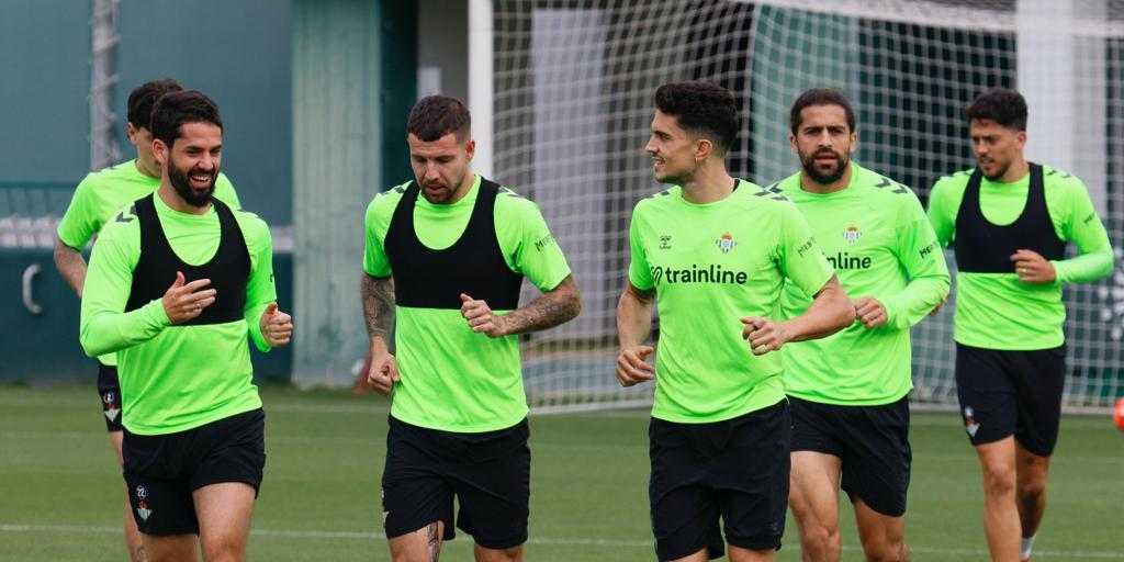 Pellegrini cuenta con todos menos los tres lesionados y Aitor para el Espanyol - Betis