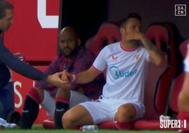 El tremendo enfado de Saúl con su cambio y el dilema de su continuidad en el Sevilla FC