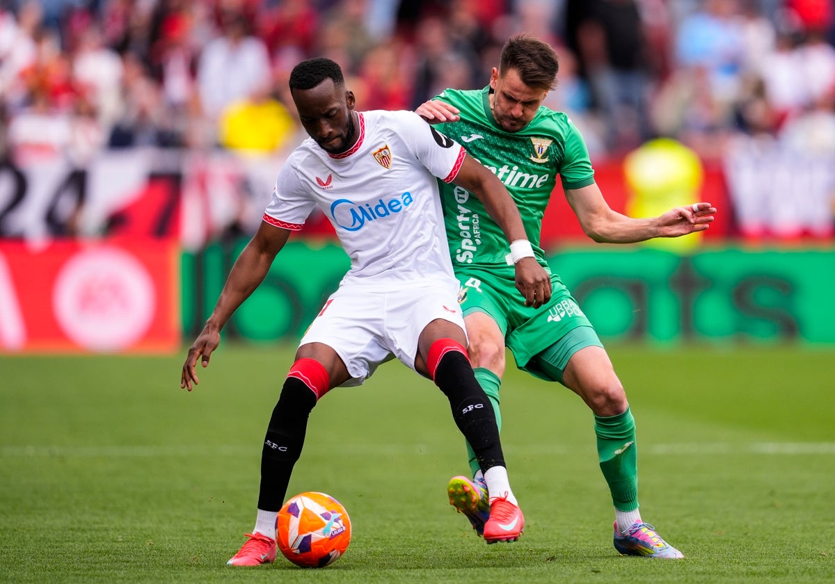 Dodi Lukebakio, en el último partido del Sevilla contra el Leganés