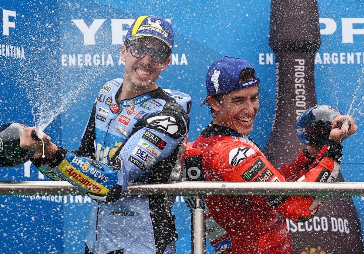 Los hermanos Márquez, Álex y Marc, en el podio