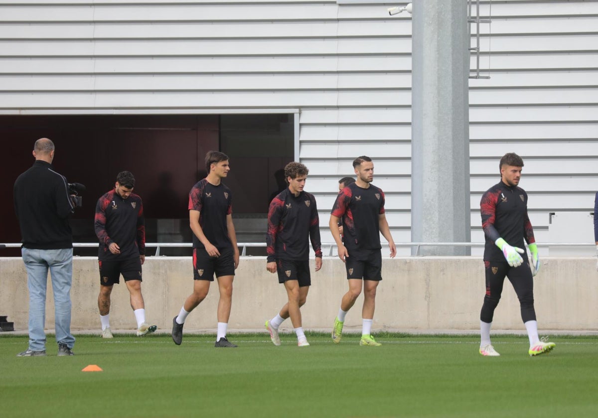 Entrenamiento del Sevilla en la ciudad deportiva