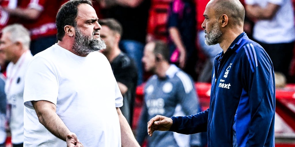 La vergonzosa bronca sobre el césped del forofo dueño del Nottingham Forest a su entrenador