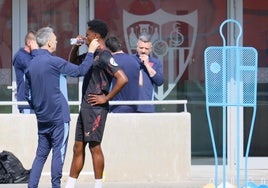 Lokonga y Sow se apuntan al trascendental Sevilla - Las Palmas