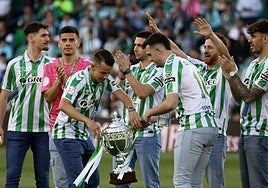 El Real Betis Futsal y su homenaje por el ascenso a Primera división