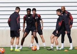 Alineaciones del Sevilla - Las Palmas de LaLiga EA Sports 2024-2025: onces y banquillo de suplentes