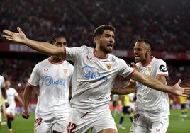 El Sevilla reacciona y le ofrece la renovación a García Pascual ante su posible salida al Cádiz