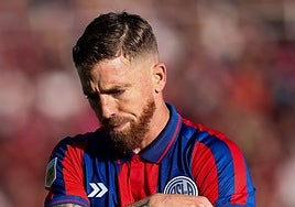 Muniain explota en Argentina: no cobra desde febrero, lo considera «una burla» y se negó a entrenar